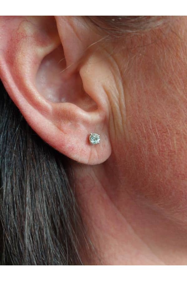CLOU DIAMANT 0.28 CARAT, photo 2 sur 3